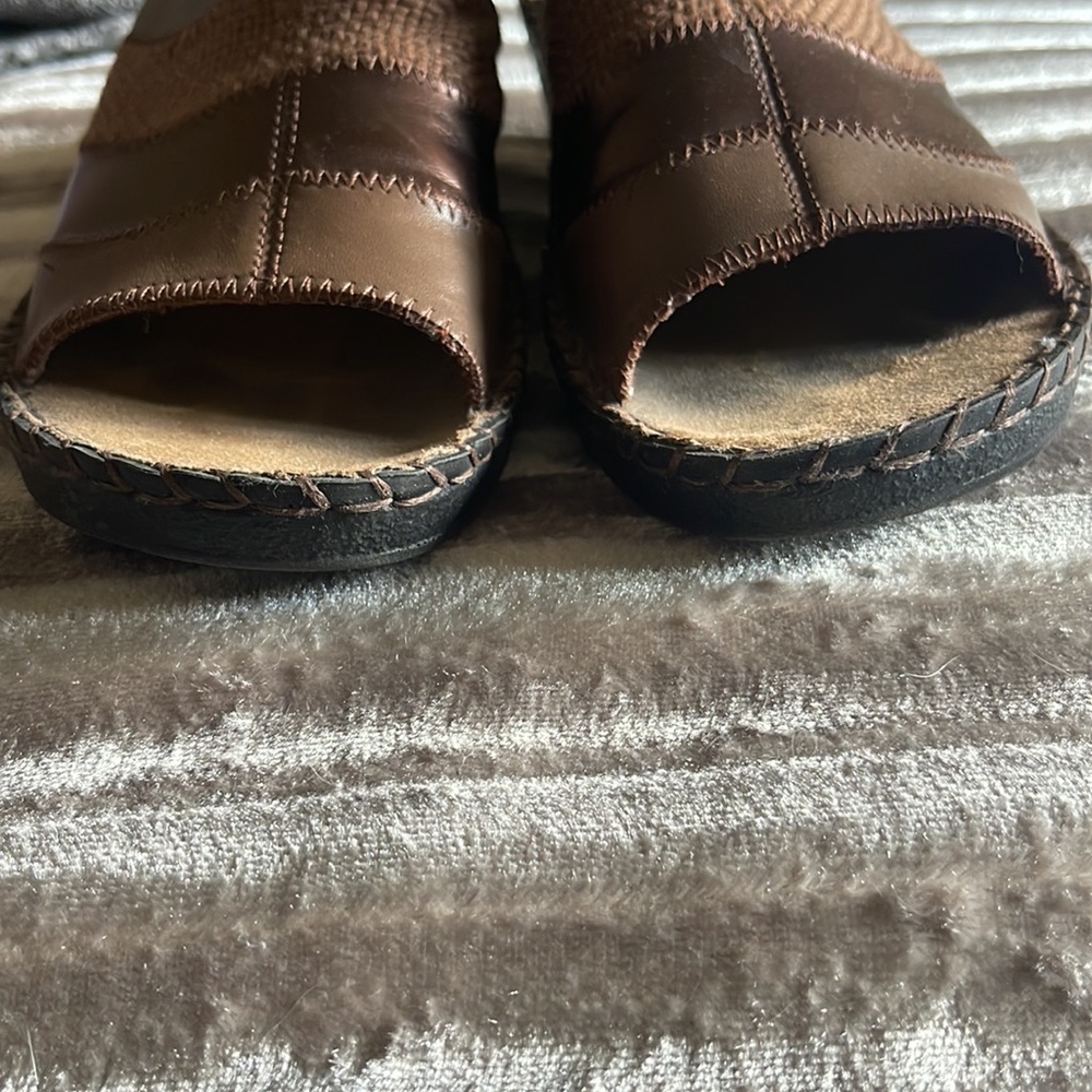 Slides Size 8 - Picture 2 of 6